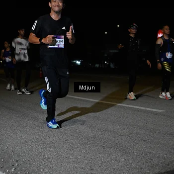 Runner Photo 7438846