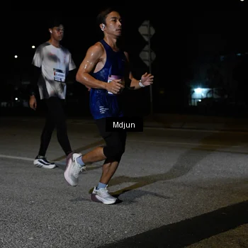 Runner Photo 7438871