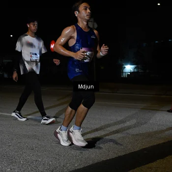 Runner Photo 7438880