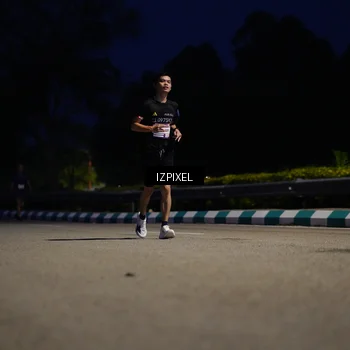 Runner Photo 7438911