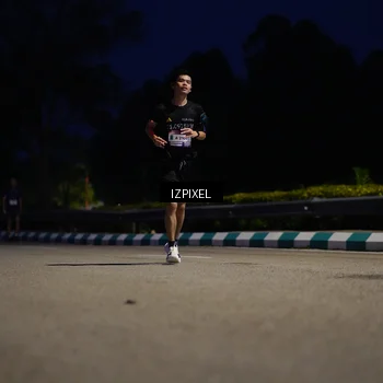 Runner Photo 7438940