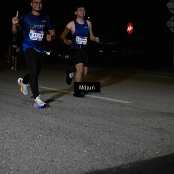 Runner Photo 7438957