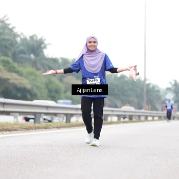 Runner Photo 7438984