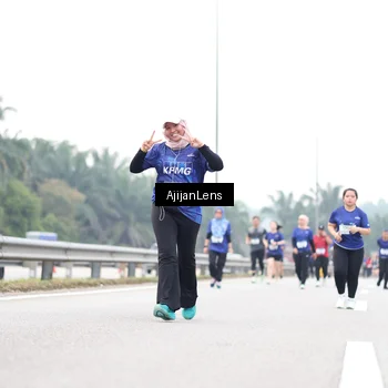 Runner Photo 7438991