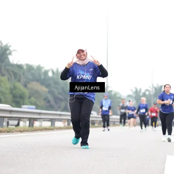 Runner Photo 7438995