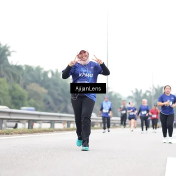 Runner Photo 7438998