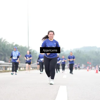 Runner Photo 7439011