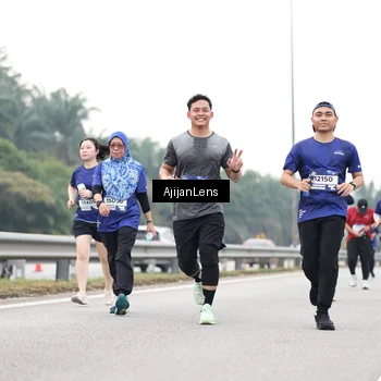 Runner Photo 7439031