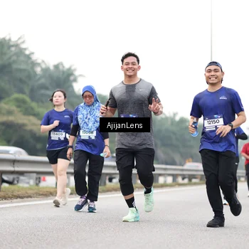 Runner Photo 7439038