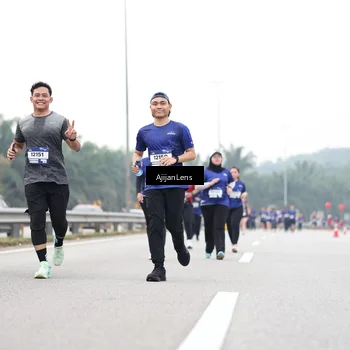Runner Photo 7439080