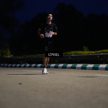 Runner Photo 7439095