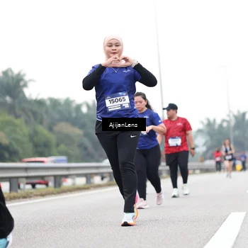 Runner Photo 7439105