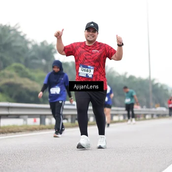 Runner Photo 7439111
