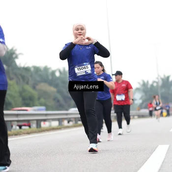 Runner Photo 7439115