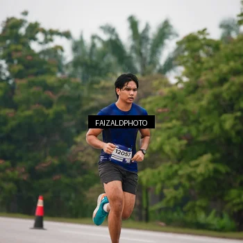 Runner Photo 7439298
