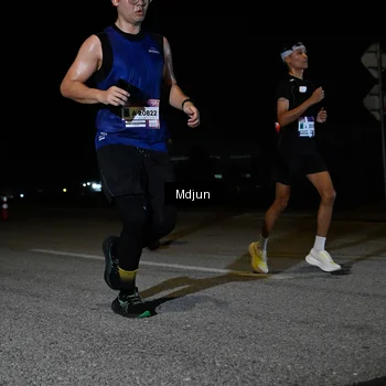 Runner Photo 7439464