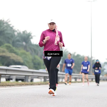Runner Photo 7439661
