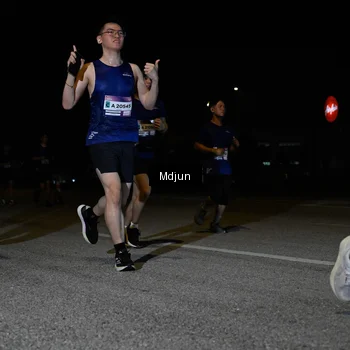 Runner Photo 7439723