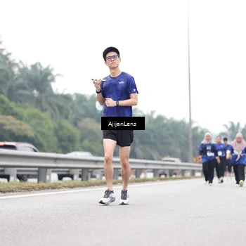Runner Photo 7439728
