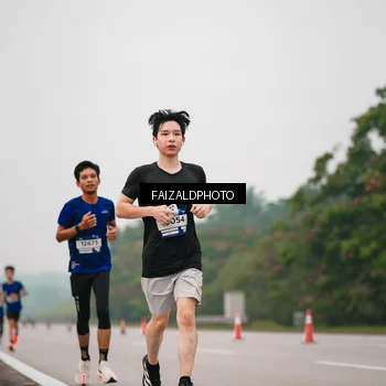 Runner Photo 7439741