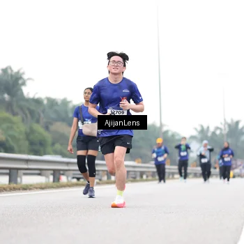 Runner Photo 7439890