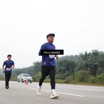 Runner Photo 7439897