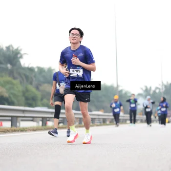 Runner Photo 7439900