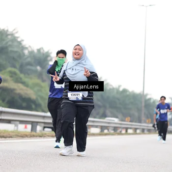 Runner Photo 7439971
