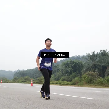 Runner Photo 7440010