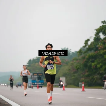 Runner Photo 7440012