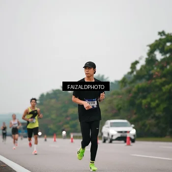 Runner Photo 7440042