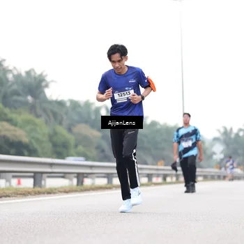 Runner Photo 7440050
