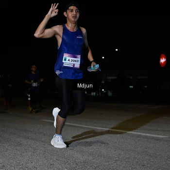 Runner Photo 7440083