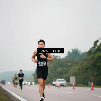 Runner Photo 7440111