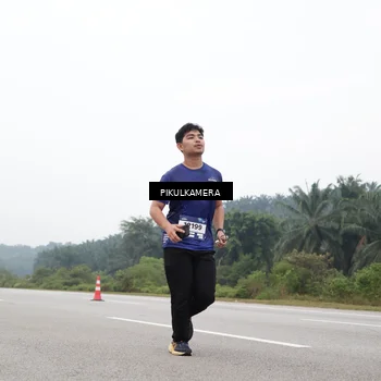 Runner Photo 7440115