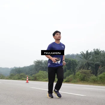 Runner Photo 7440142