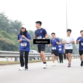 Runner Photo 7440310