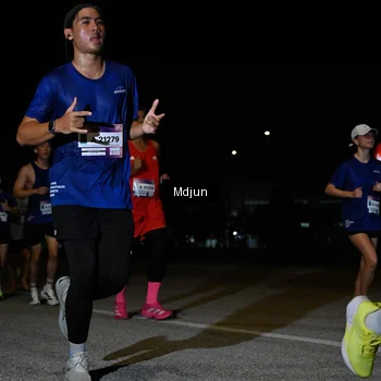 Runner Photo 7440311
