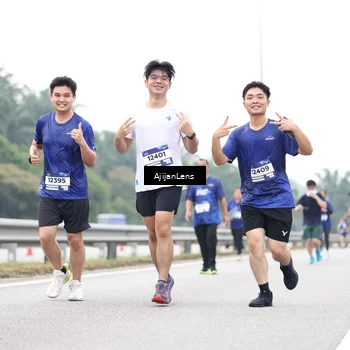Runner Photo 7440342