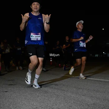 Runner Photo 7440356