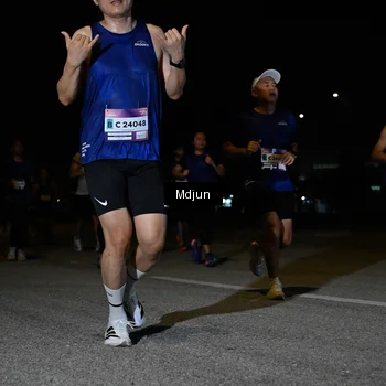 Runner Photo 7440377