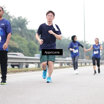 Runner Photo 7440387