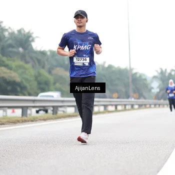 Runner Photo 7440533