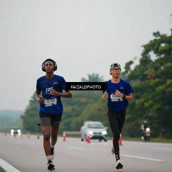 Runner Photo 7440618