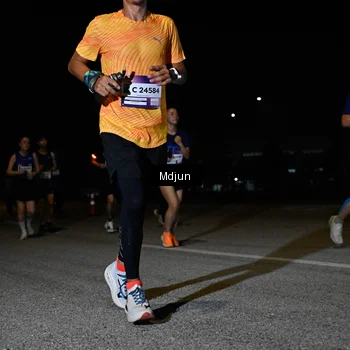 Runner Photo 7440647