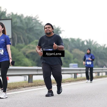 Runner Photo 7440675