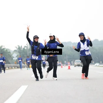 Runner Photo 7440688