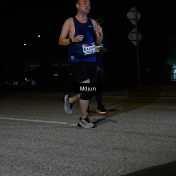 Runner Photo 7440747