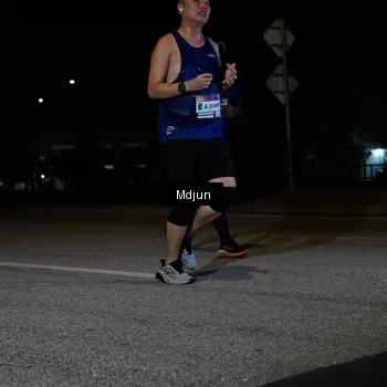 Runner Photo 7440757