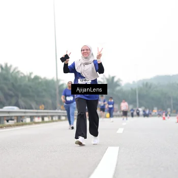 Runner Photo 7440802